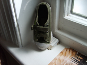 shoe-art-on-windowsill-by-hotplate-arts.jpg