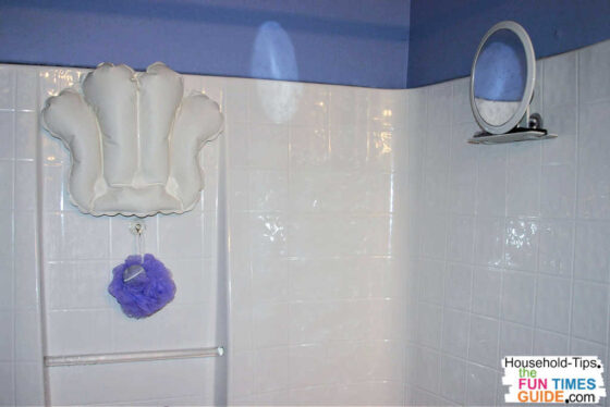 For awhile, this was our favorite fogless shower mirror -- until the heavy-duty suction cups proved themselves to be not so heavy-duty after all. photo by Lynnette at TheFunTimesGuide.com For awhile, this was our favorite fogless shower mirror -- until the heavy-duty suction cups proved themselves to be not so heavy-duty after all.