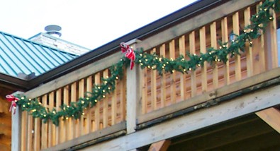 garland-on-log-home-deck.jpg