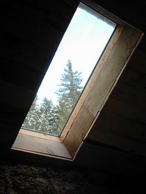 skylight-in-log-cabin-loft-by-rabbie.jpg